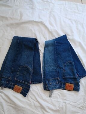 2 Pair Levi's Dark Blue Denim Jeans 505 & 511.     Size 32-30.